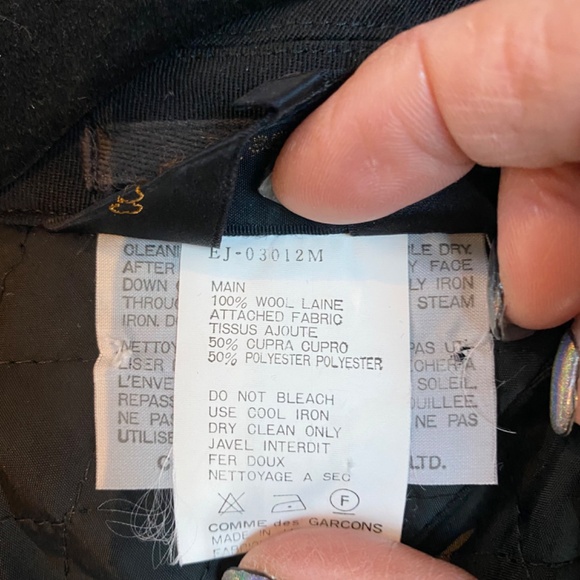 Deconstructed tuxedo by Comme Des Garçons - Picture 5 of 10